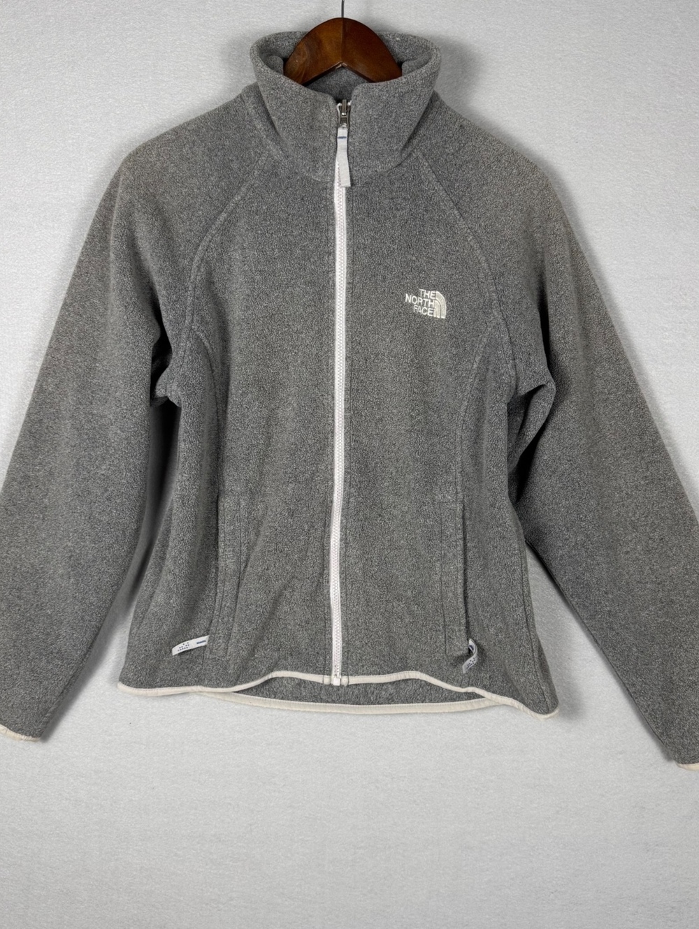 The North Face Women's M Gray Fleece Jacket Pockets